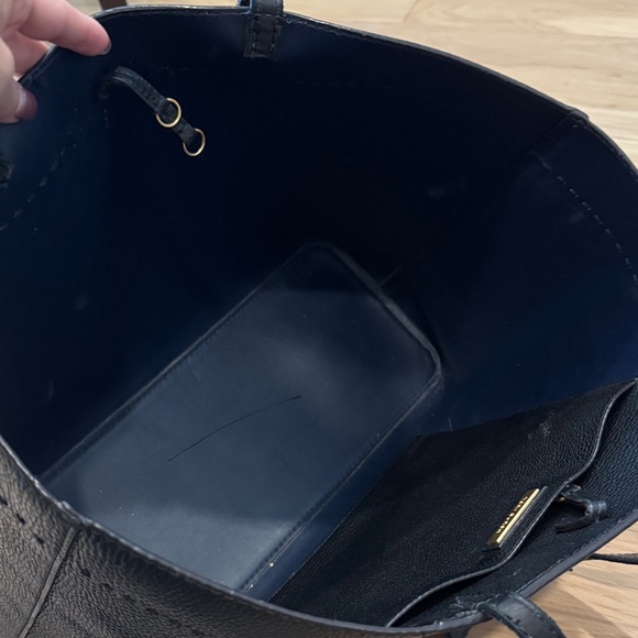 Tory Burch McGraw Black Leather Tote Bag - Picture 5 of 8